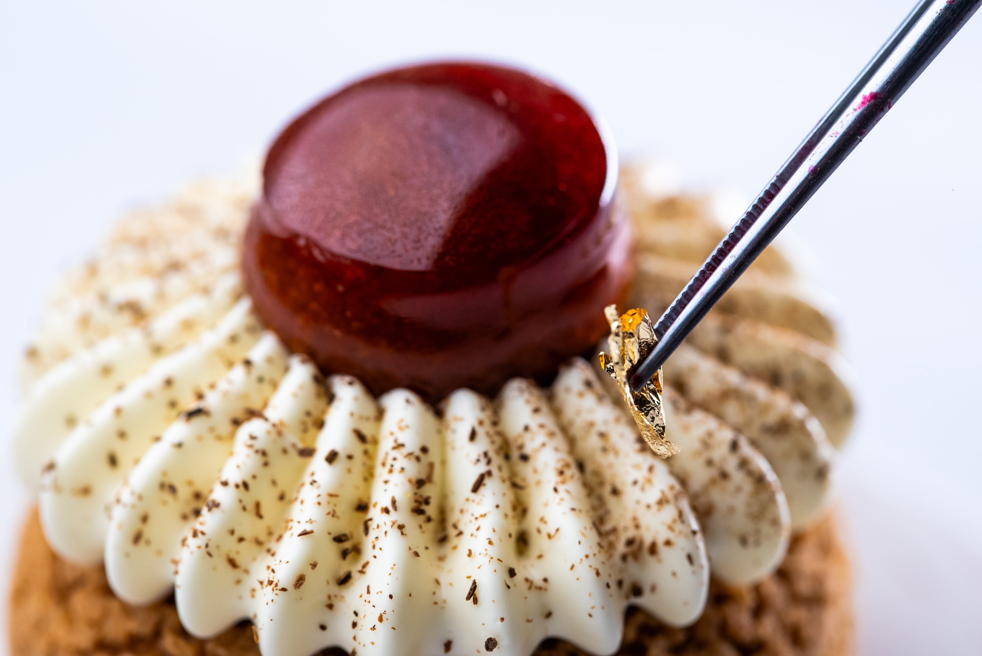 ST. HONORÉ  CHOUX VANILLA TWIST- 6 pieces